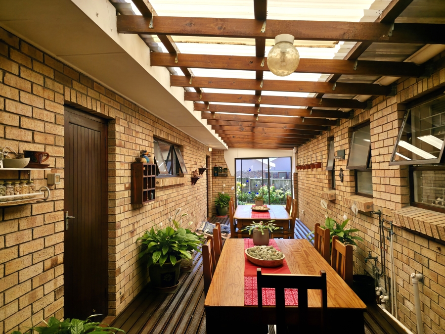 4 Bedroom Property for Sale in Noorsekloof Eastern Cape